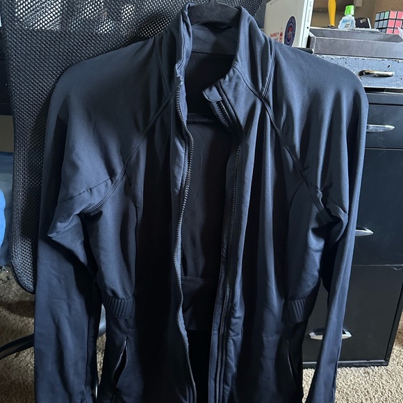 Fabletics Medium Black Women’s workout Black Sporty Jacket - Picture 8 of 10